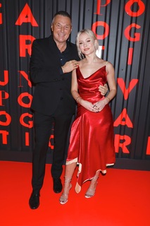 Zara Larsson feet photo thumbnail