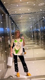 Zara Larsson feet photo thumbnail