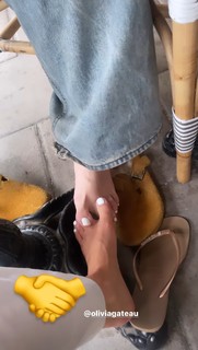Zara Larsson feet photo thumbnail