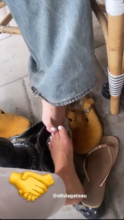 Zara Larsson feet photo thumbnail