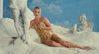 Zara Larsson feet photo thumbnail