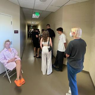 Zara Larsson feet photo thumbnail