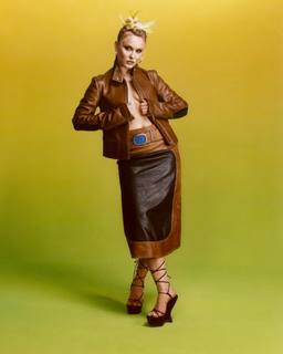 Zara Larsson feet photo thumbnail