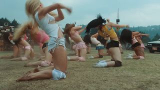 Zara Larsson feet photo thumbnail