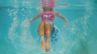 Zara Larsson feet photo thumbnail