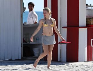 Zara Larsson feet photo 1