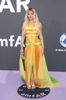 Zara Larsson feet photo 4