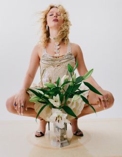 Zara Larsson feet photo 5