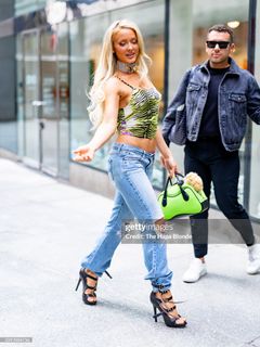 Zara Larsson feet photo 4