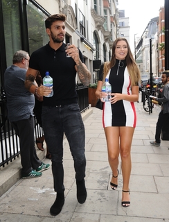 Zara McDermott feet photo 18
