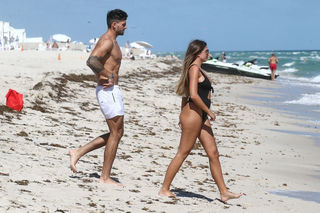 Zara McDermott feet photo 8