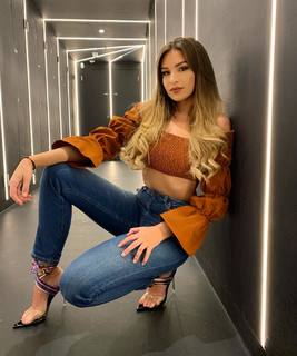Zara McDermott feet photo 15
