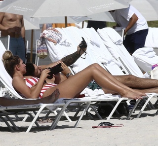Zara McDermott feet photo 2