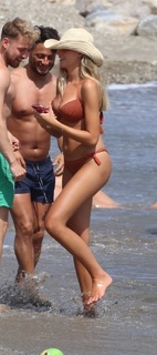Zara McDermott feet photo 18