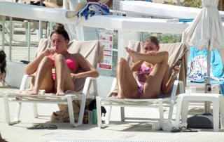 Zara McDermott feet photo 4