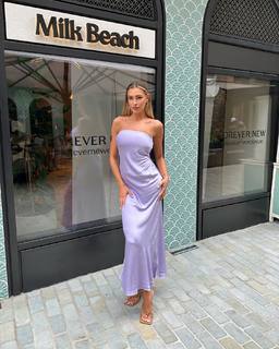 Zara McDermott feet photo 1