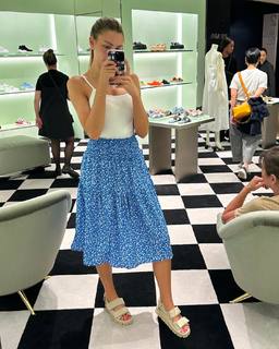 Zara McDermott feet photo 6