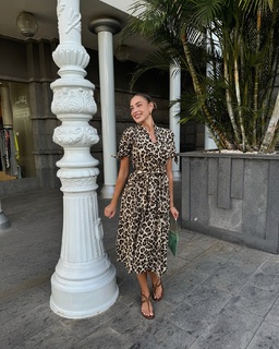 Zara McDermott feet photo 5