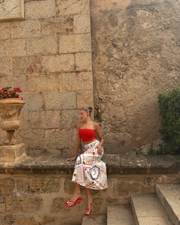 Zara McDermott feet photo 11