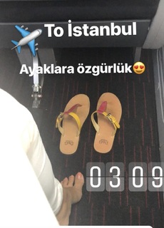 Zara Yilmaz feet photo 7
