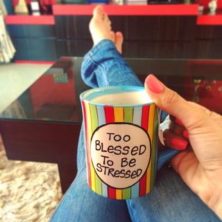 Zareen Khan feet photo thumbnail