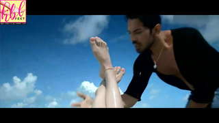 Zareen Khan feet photo thumbnail