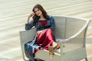 Zareen Khan feet photo thumbnail