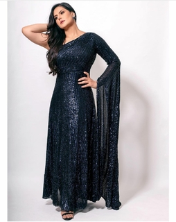 Zareen Khan feet photo thumbnail
