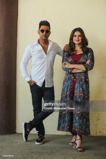 Zareen Khan feet photo thumbnail