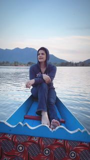 Zareen Khan feet photo thumbnail