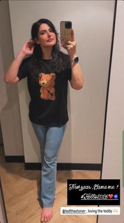 Zareen Khan feet photo 18
