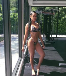 Zashia Monique Santiago feet photo 17