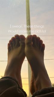 Zashia Monique Santiago feet photo 8