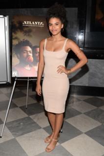 Zazie Beetz feet photo thumbnail