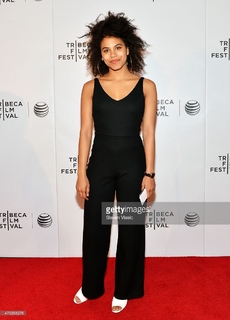 Zazie Beetz feet photo thumbnail