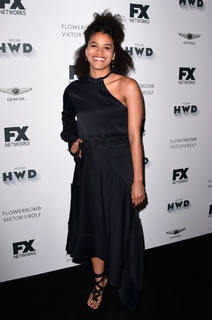 Zazie Beetz feet photo thumbnail