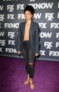 Zazie Beetz feet photo thumbnail