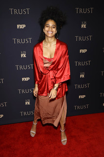 Zazie Beetz feet photo thumbnail