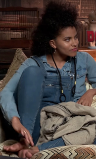 Zazie Beetz feet photo thumbnail