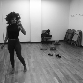Zazie Beetz feet photo thumbnail