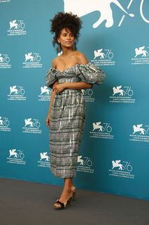 Zazie Beetz feet photo thumbnail