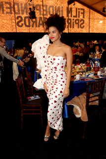 Zazie Beetz feet photo thumbnail