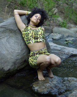 Zazie Beetz feet photo thumbnail