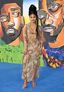 Zazie Beetz feet photo thumbnail