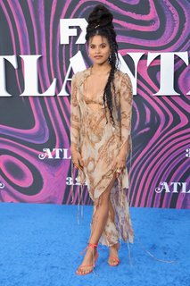 Zazie Beetz feet photo thumbnail