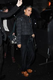 Zazie Beetz feet photo thumbnail