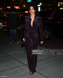 Zazie Beetz feet photo thumbnail