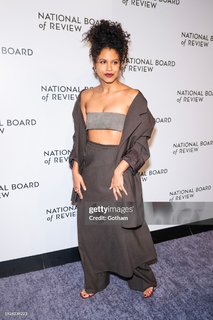 Zazie Beetz feet photo thumbnail