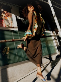 Zazie Beetz feet photo thumbnail