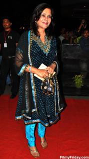 Zeenat Aman feet photo 3